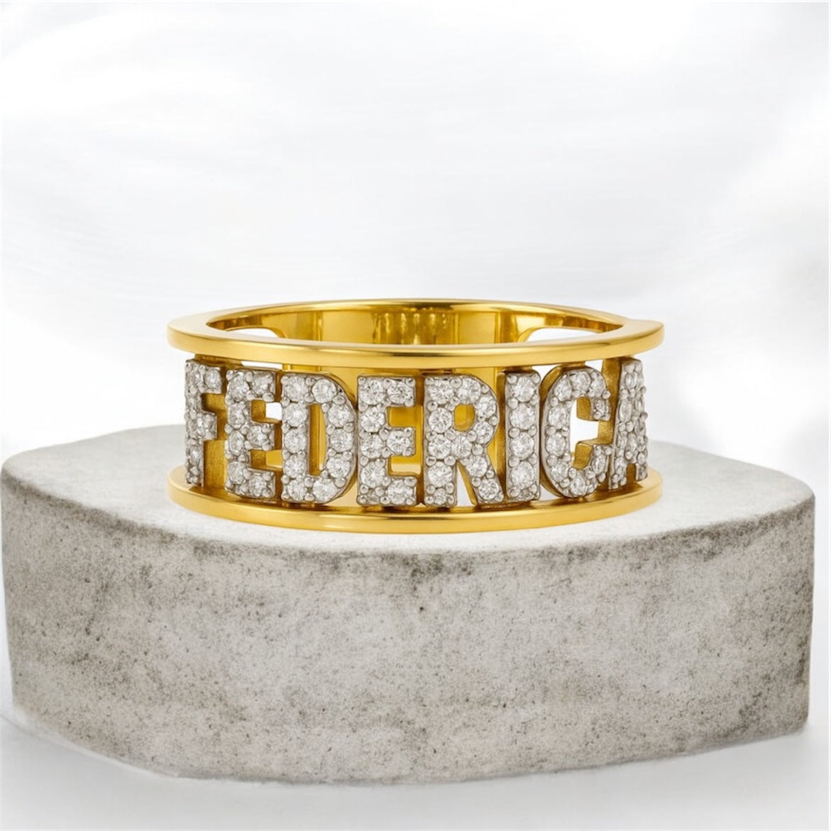 Anello personalizzato argento 925 con zirconi taglio brillante