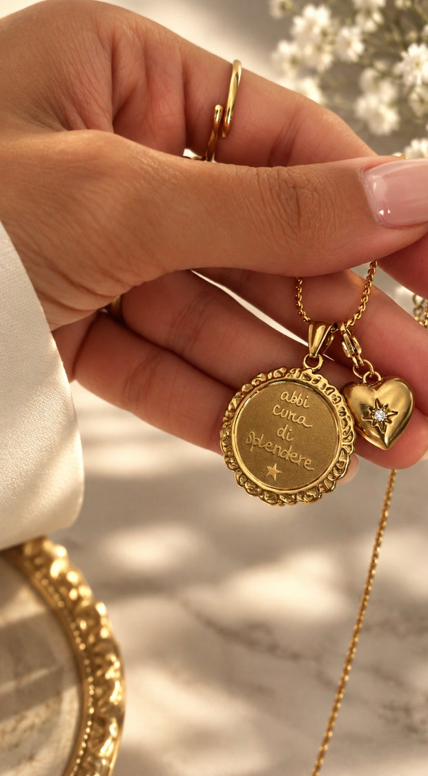 Collana abbi cura di splendere .