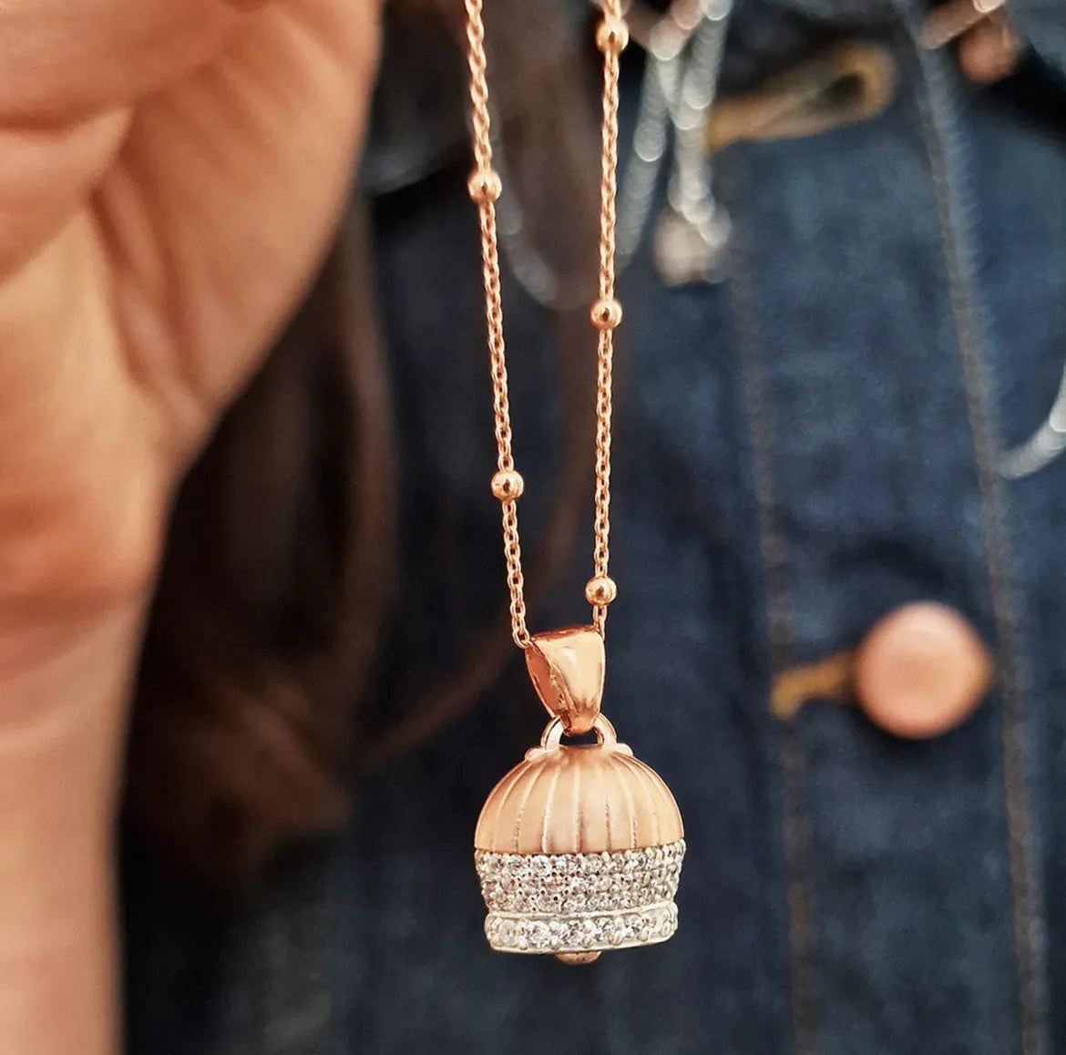 Campanella della fortuna con fascia di zirconi