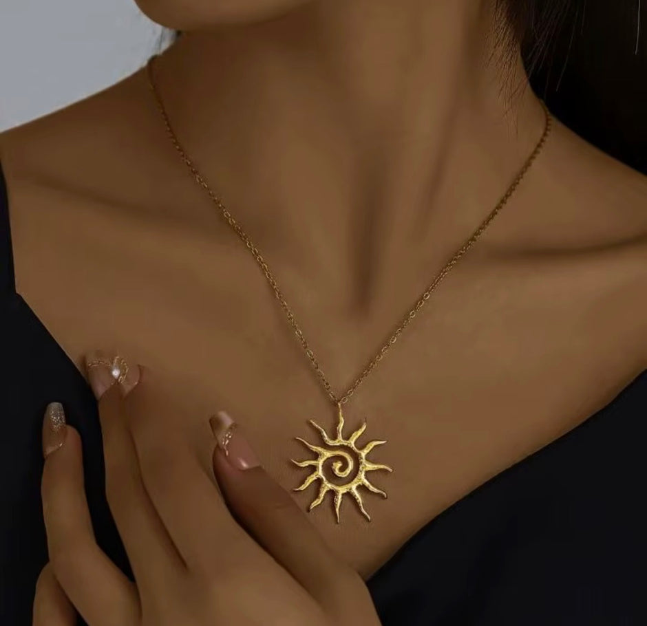 Collana pendente sole
