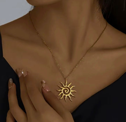 Collana pendente sole