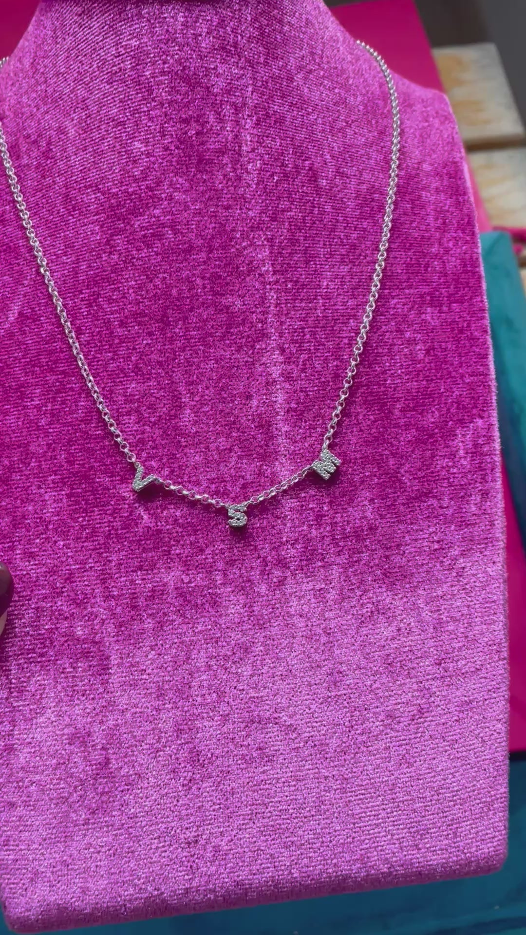 Collana micro iniziale con 3 lettere