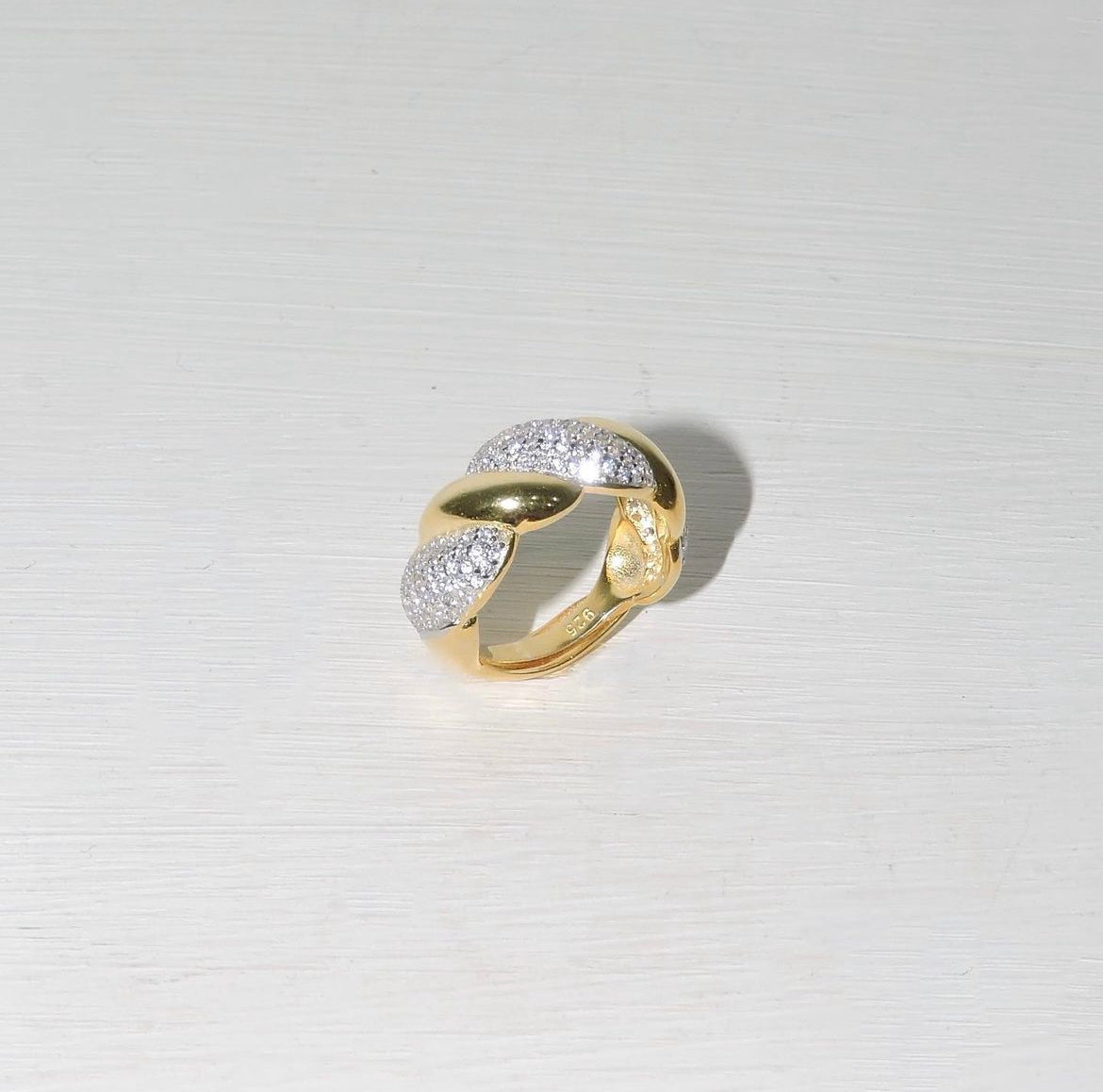 Ring intreccio